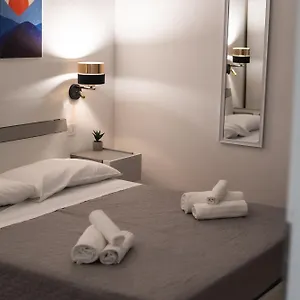 Vela Rossa Deluxe Trapani